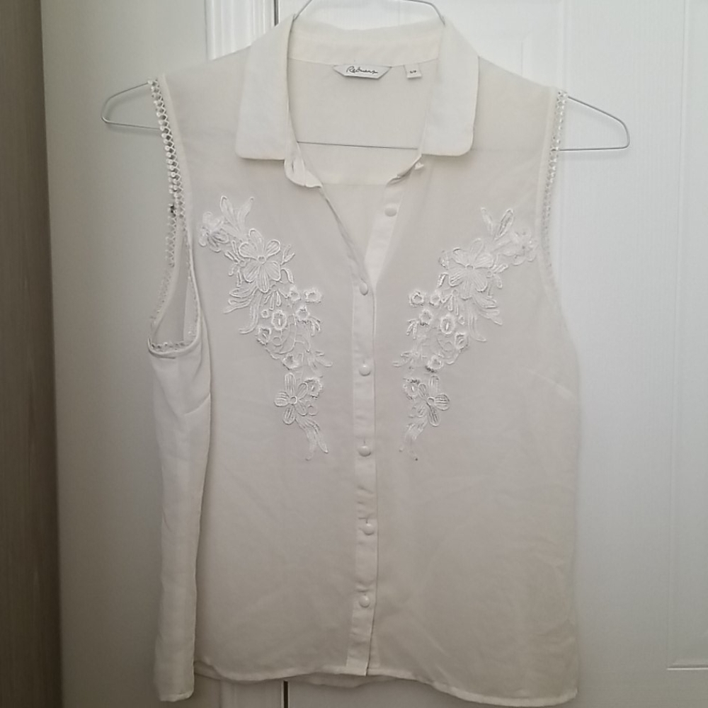 Off white top